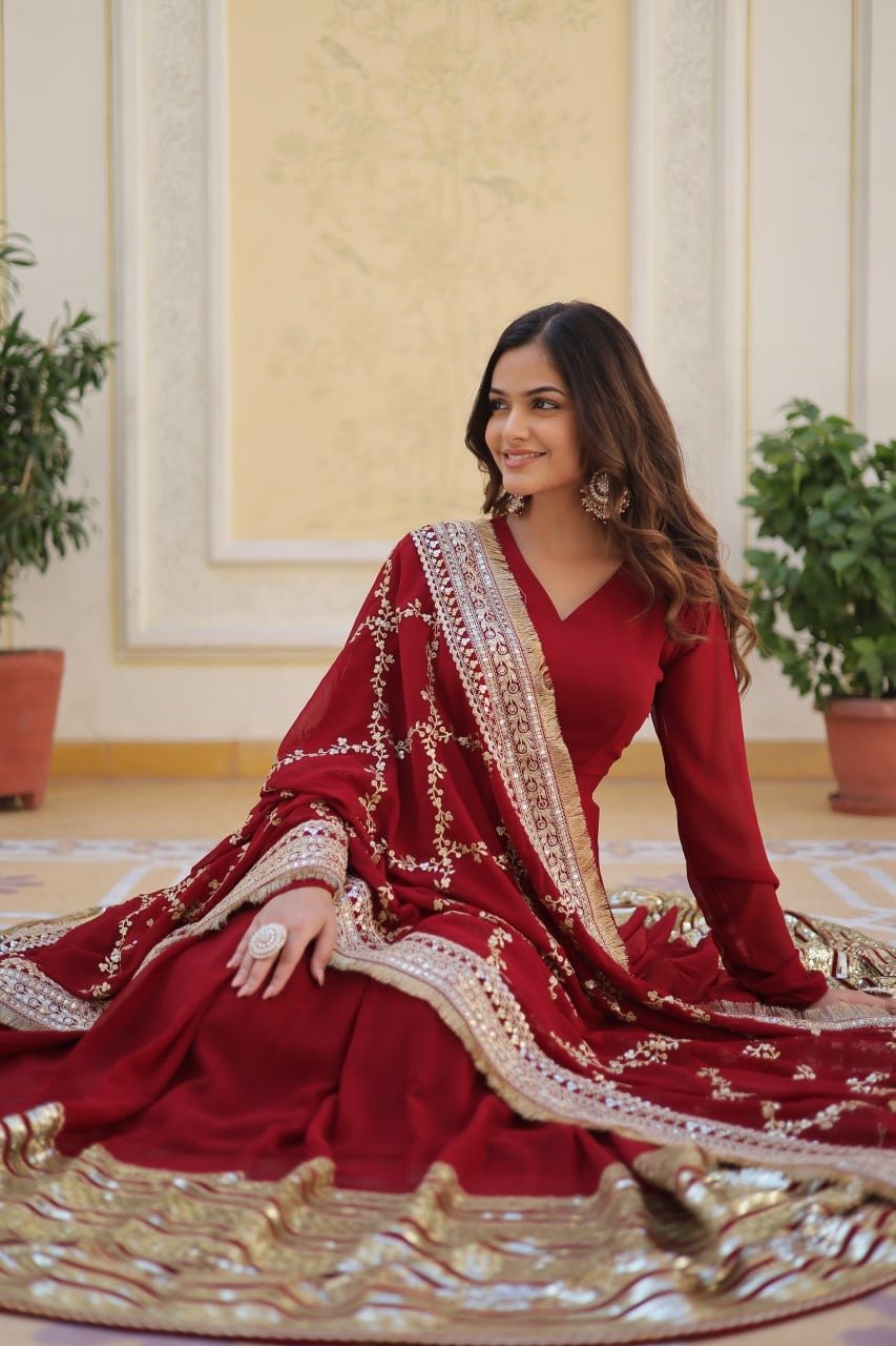 LUXURIOUS MAROON HEAVY DESIGNER GOWN WITH DUPATTA - Image 4