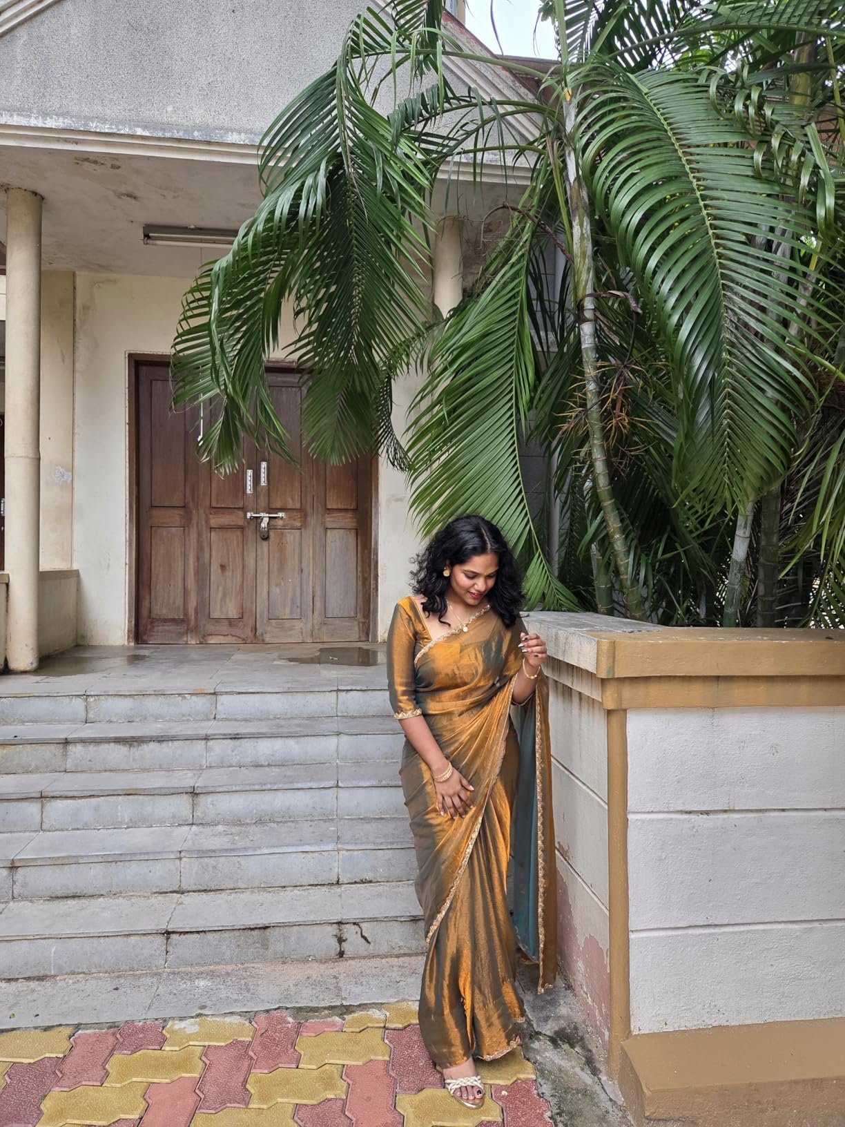 Rajvi wearing the Saree