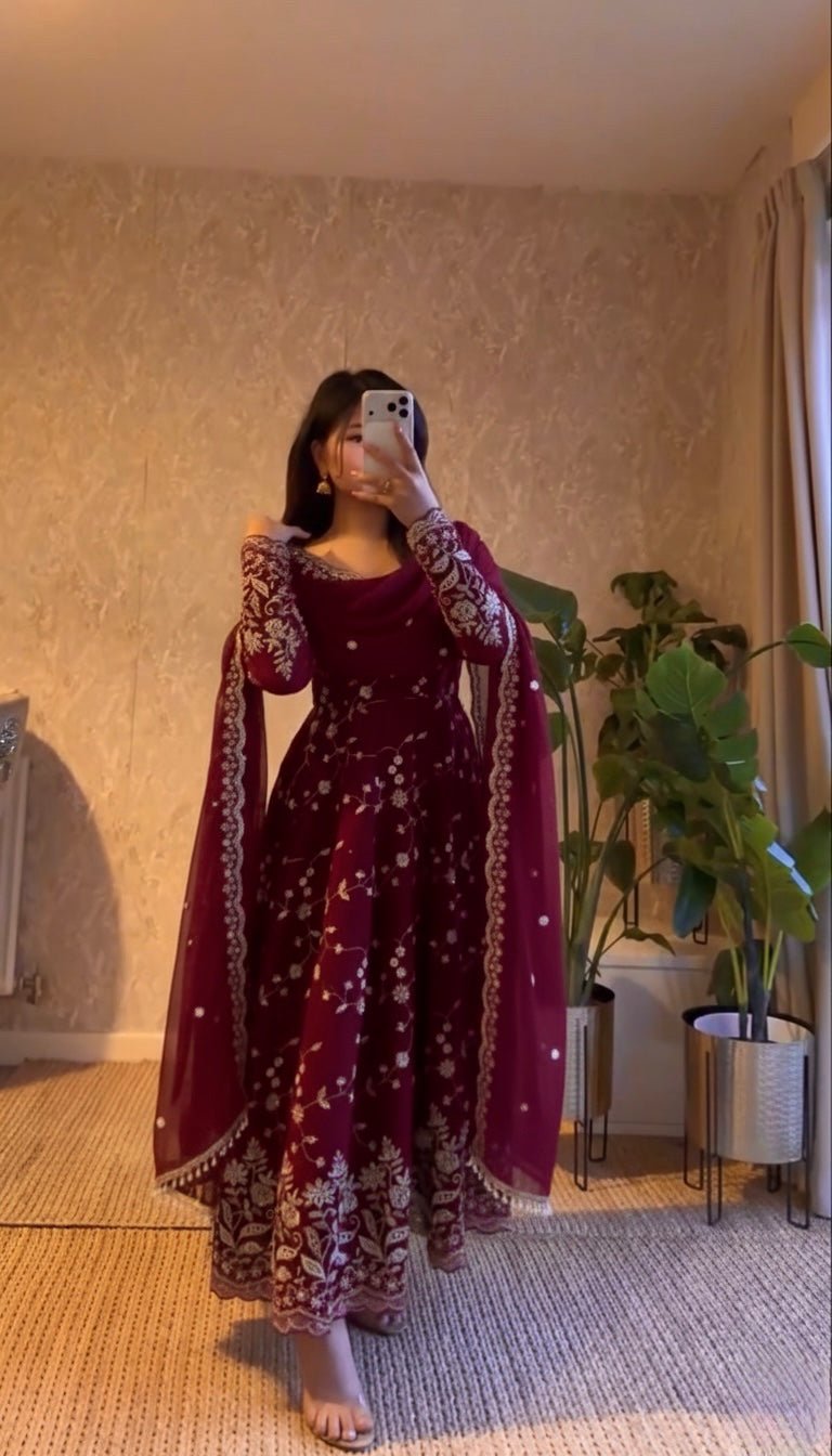 ELEGANT HEAVY FANDY SILK GOWN SET WITH EMBROIDERY & SEQUIN WORK - Image 6