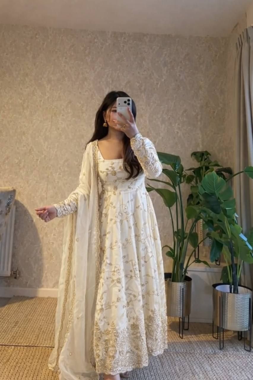 ELEGANT HEAVY FANDY SILK GOWN SET WITH EMBROIDERY & SEQUIN WORK - Image 12