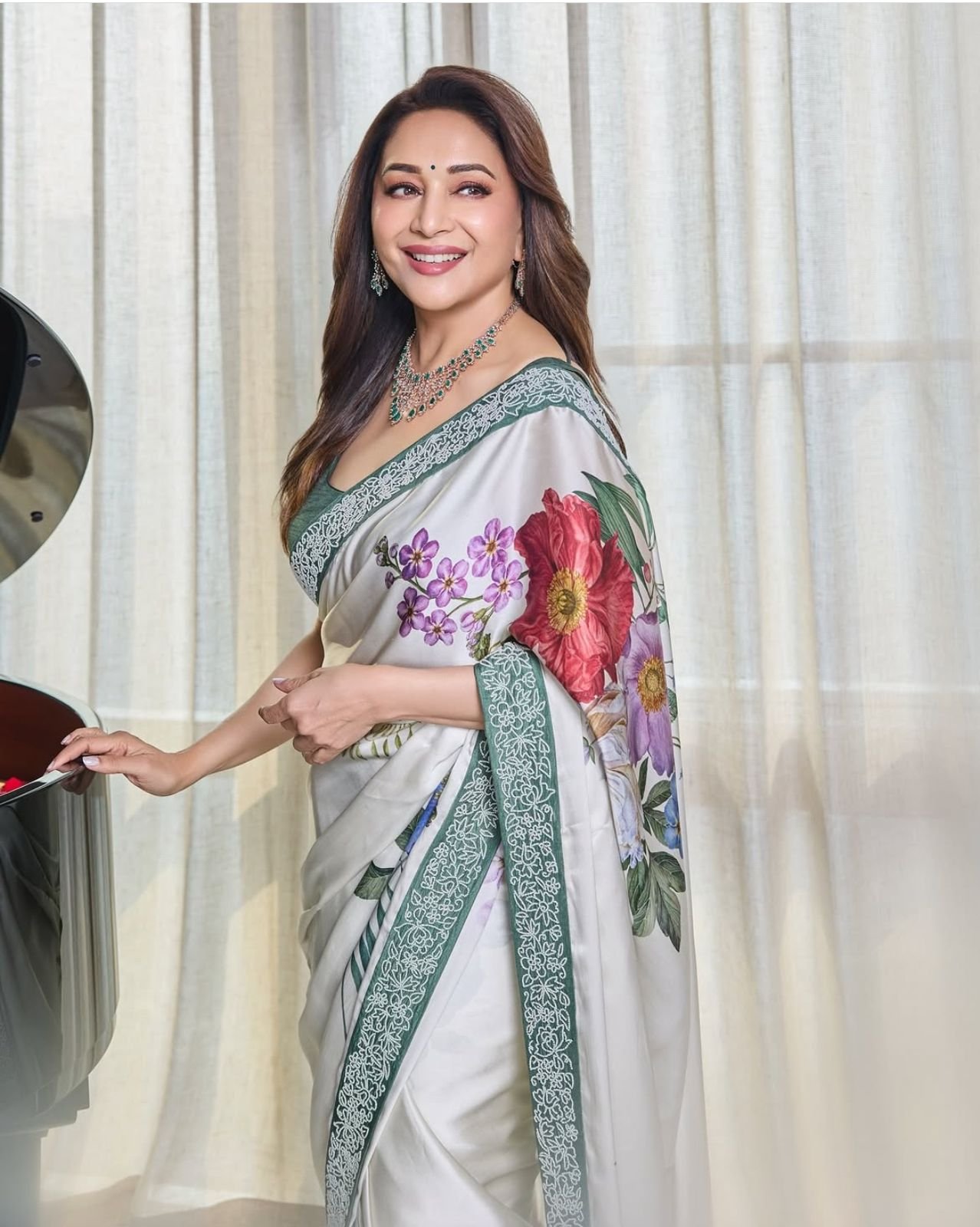 Madhuri White Satin Silk Floral Digital Print Saree with Embroidered Lace Border 2 WhatsAppImage2025 04 09at17.47.47 4